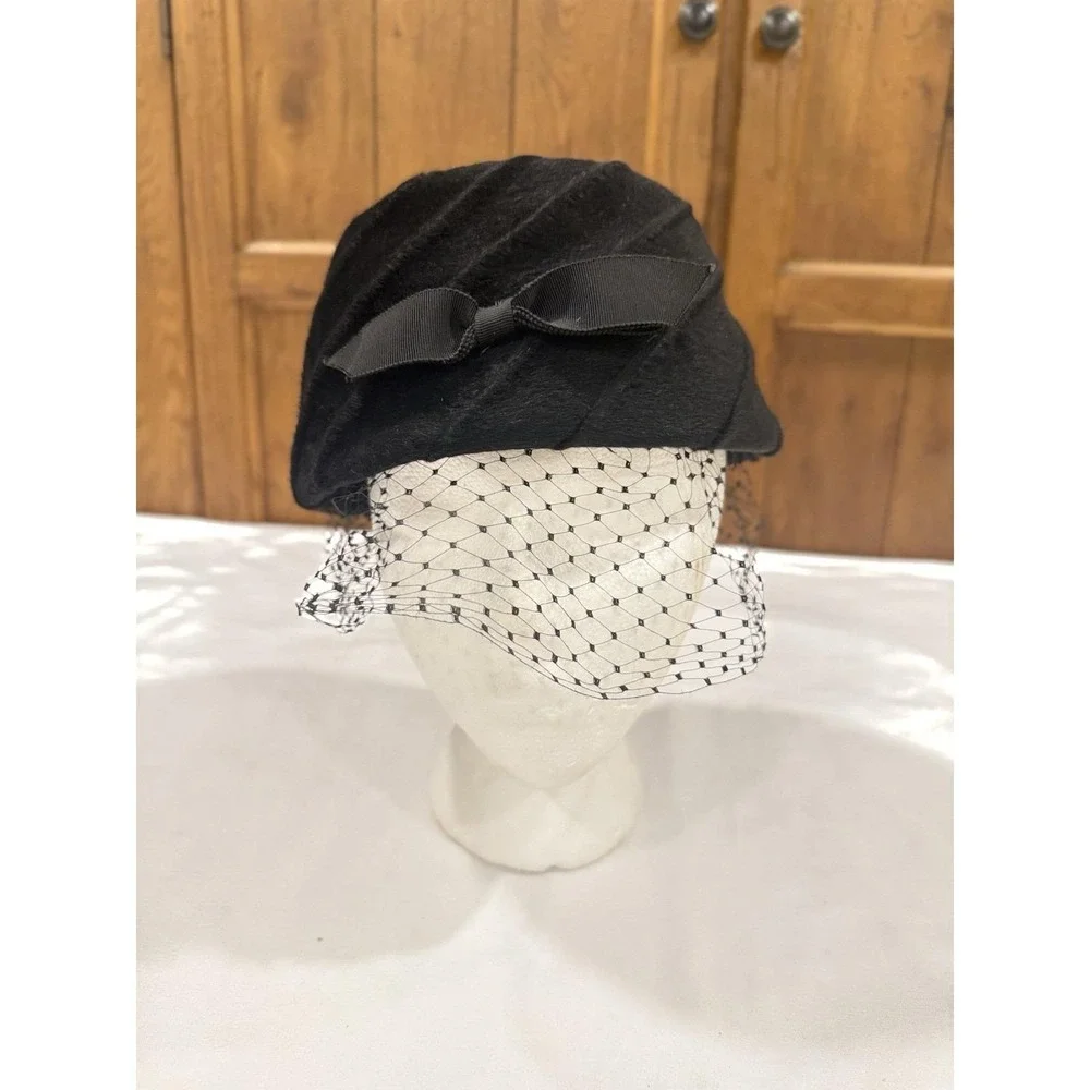 Vintage Black Pillbox Style Hat With A Bow & Birdcage Fascinator Net Veil